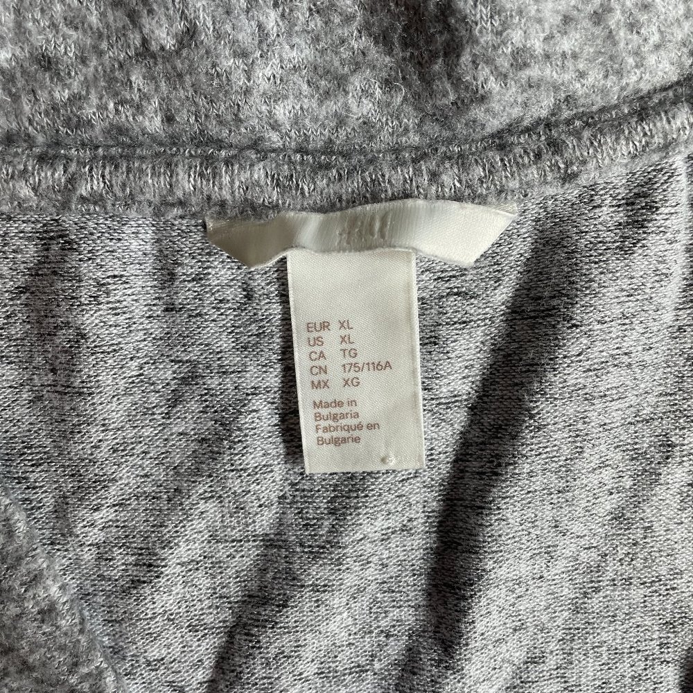 2-pc. set - size XL H&M gray sweatshirt and size Large H&M gray sweat pants - Picture 4 of 8